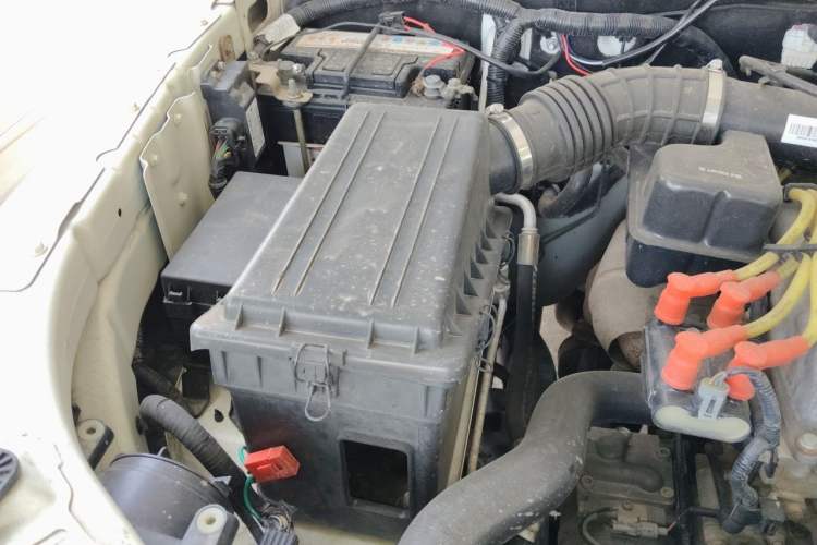 Used BAIC Off-Road BJ40 2014 2.4L Manual Cross-Country Edition Engine Bay Right