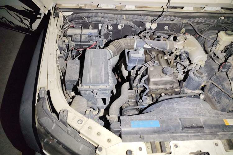 Used BAIC Off-Road BJ40 2014 2.4L Manual Cross-Country Edition Engine Bay Right