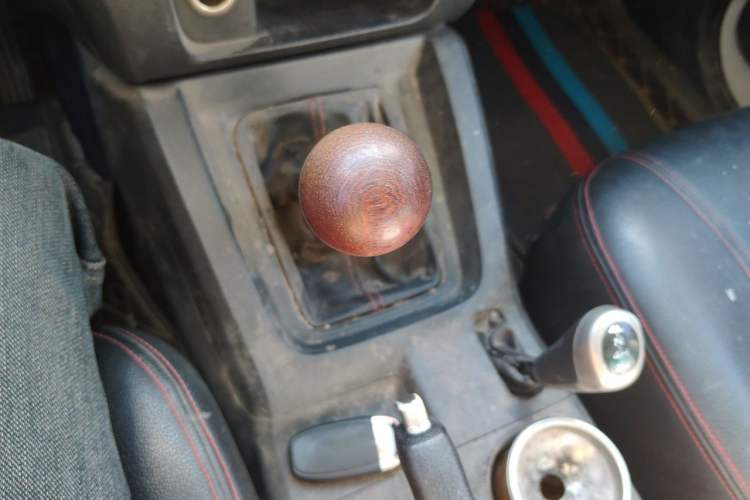 Used BAIC Off-Road BJ40 2014 2.4L Manual Cross-Country Edition Gear Lever