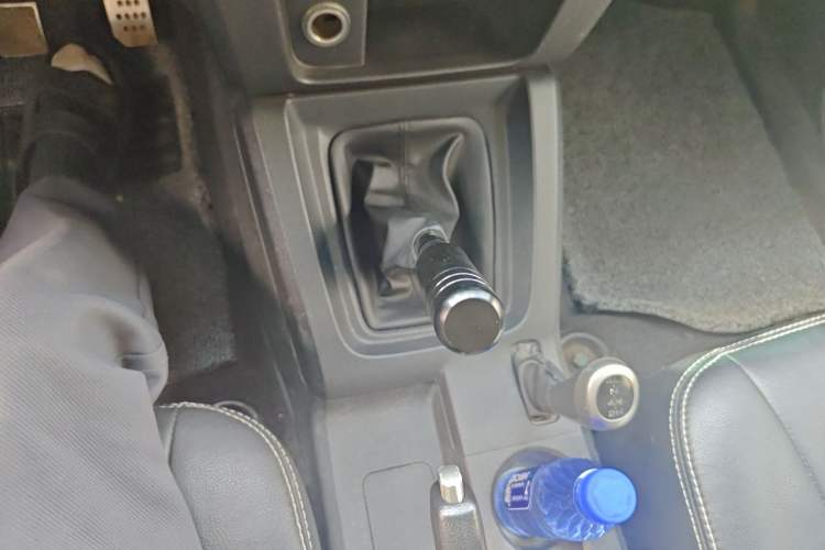 Used BAIC Off-Road BJ40 2014 2.4L Manual Cross-Country Edition Gear Lever