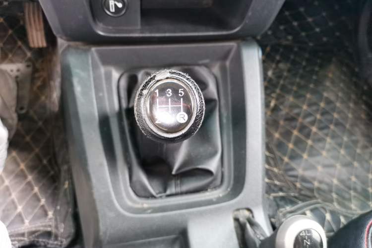 Used BAIC Off-Road BJ40 2014 2.4L Manual Cross-Country Edition Gear Lever