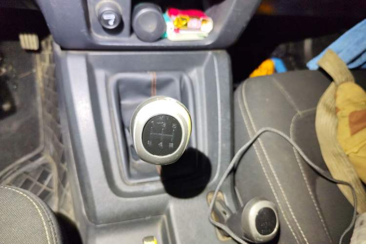 Used BAIC Off-Road BJ40 2014 2.4L Manual Cross-Country Edition Gear Lever