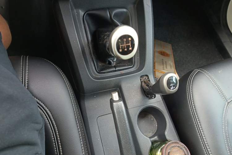 Used BAIC Off-Road BJ40 2014 2.4L Manual Cross-Country Edition Gear Lever