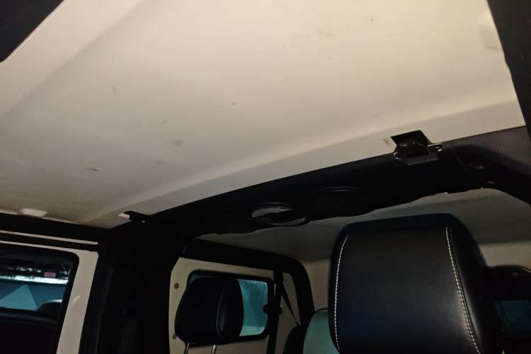 Used BAIC Off-Road BJ40 2014 2.4L Manual Cross-Country Edition Headliner