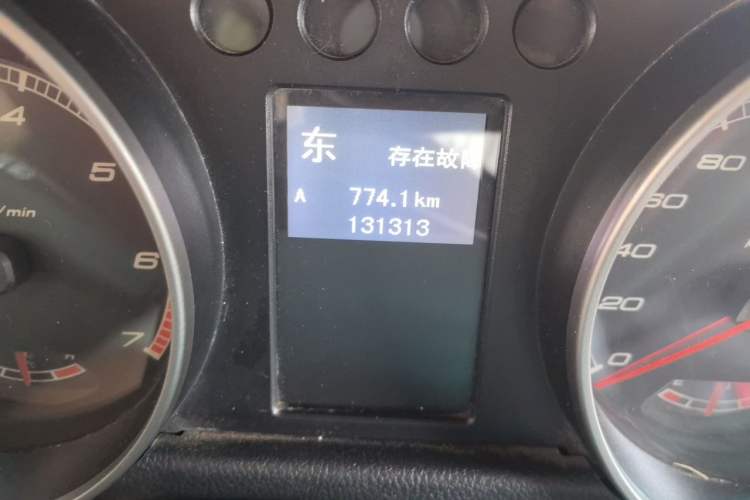 Used BAIC Off-Road BJ40 2014 2.4L Manual Cross-Country Edition Odometer Close Up