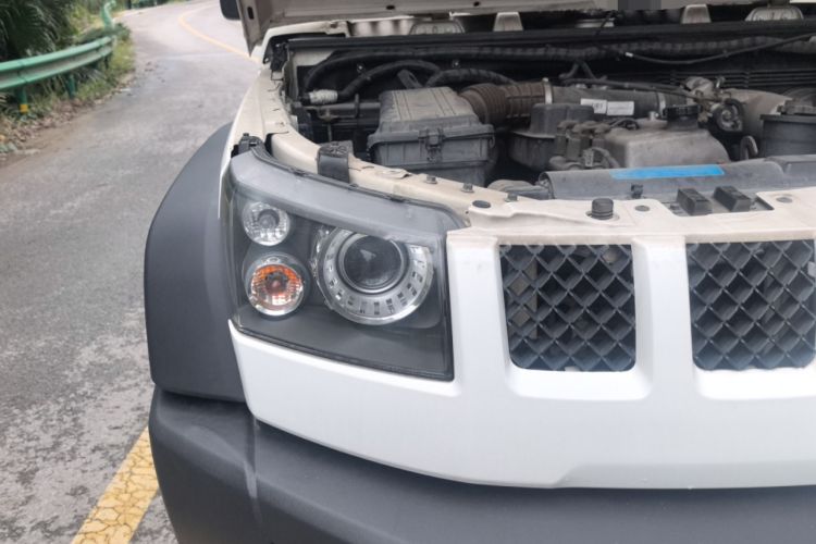 Used BAIC Off-Road BJ40 2014 2.4L Manual Cross-Country Edition Right Front Headlight