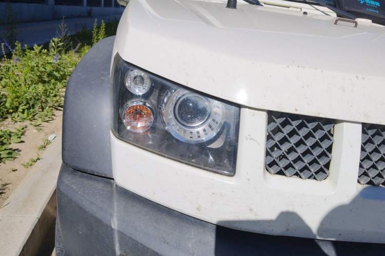 Used BAIC Off-Road BJ40 2014 2.4L Manual Cross-Country Edition Right Front Headlight