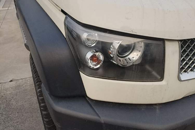 Used BAIC Off-Road BJ40 2014 2.4L Manual Cross-Country Edition Right Front Headlight