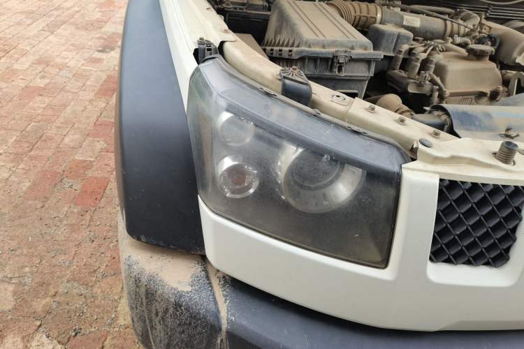 Used BAIC Off-Road BJ40 2014 2.4L Manual Cross-Country Edition Right Front Headlight