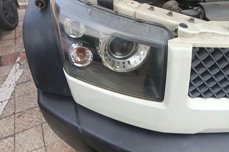 Used BAIC Off-Road BJ40 2014 2.4L Manual Cross-Country Edition Right Front Headlight