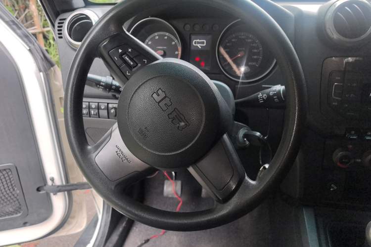 Used BAIC Off-Road BJ40 2014 2.4L Manual Cross-Country Edition Steering Wheel