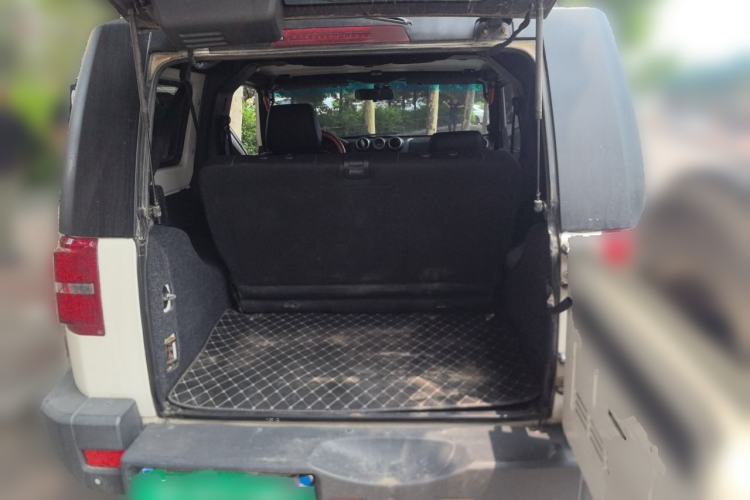 Used BAIC Off-Road BJ40 2014 2.4L Manual Cross-Country Edition Trunk