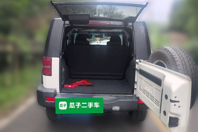 Used BAIC Off-Road BJ40 2014 2.4L Manual Cross-Country Edition Trunk