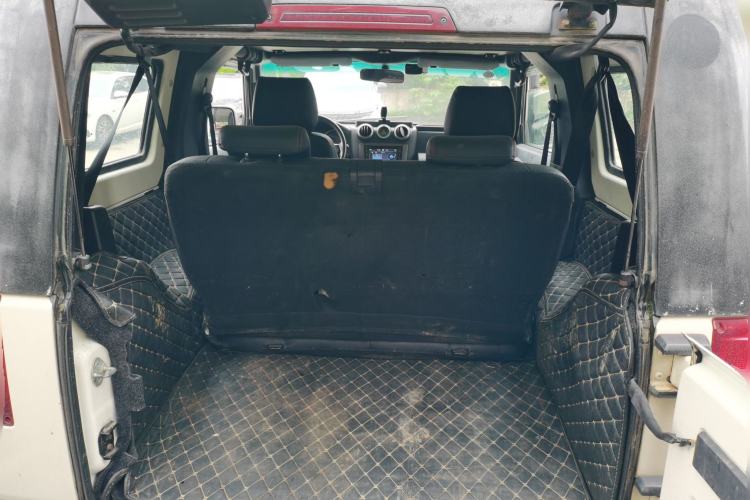 Used BAIC Off-Road BJ40 2014 2.4L Manual Cross-Country Edition Trunk