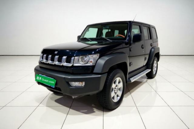 Gebrauchter BAIC Off-Road BJ40 2016 40L 2.3T Automatic Two-Wheel Drive Luxury Edition