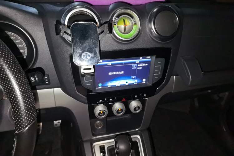 Used BAIC Off-Road BJ40 2016 40L 2.3T Automatic All-Wheel Drive Premium Edition Audio And AC Panel