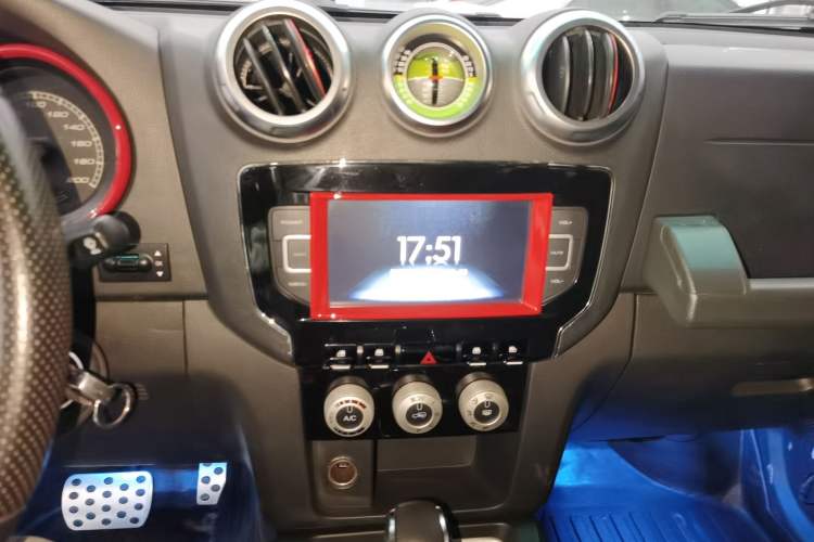 Used BAIC Off-Road BJ40 2016 40L 2.3T Automatic All-Wheel Drive Premium Edition Audio And AC Panel