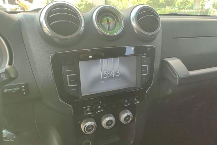 Used BAIC Off-Road BJ40 2016 40L 2.3T Automatic All-Wheel Drive Premium Edition Audio And AC Panel