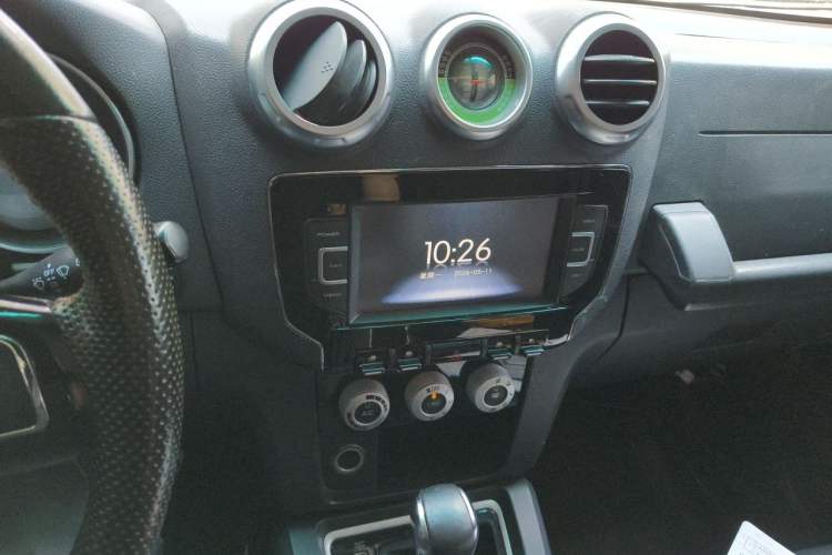 Used BAIC Off-Road BJ40 2016 40L 2.3T Automatic All-Wheel Drive Premium Edition Audio And AC Panel