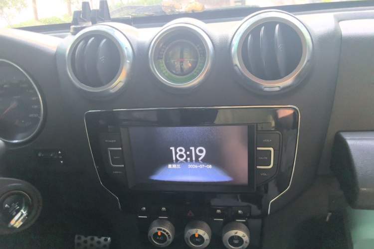 Used BAIC Off-Road BJ40 2016 40L 2.3T Automatic All-Wheel Drive Premium Edition Audio And AC Panel