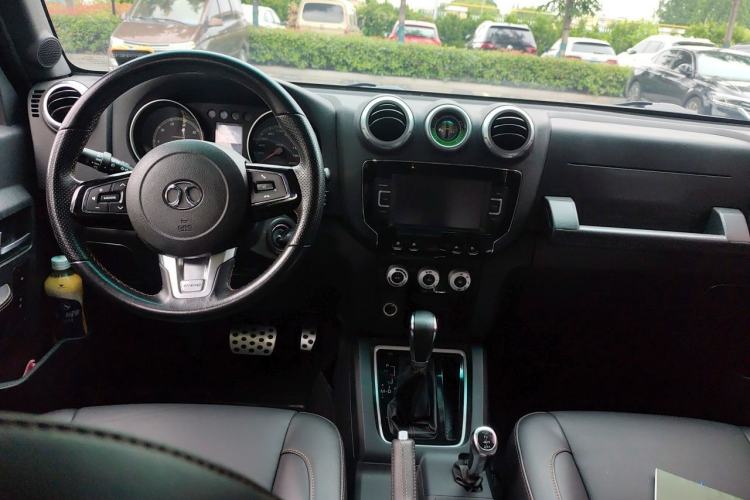 Used BAIC Off-Road BJ40 2016 40L 2.3T Automatic All-Wheel Drive Premium Edition Center Console