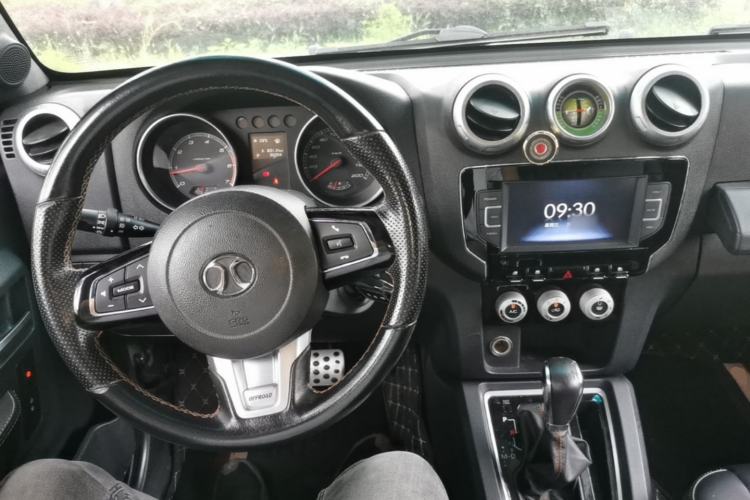 Used BAIC Off-Road BJ40 2016 40L 2.3T Automatic Two-Wheel Drive Prestige Edition Center Console