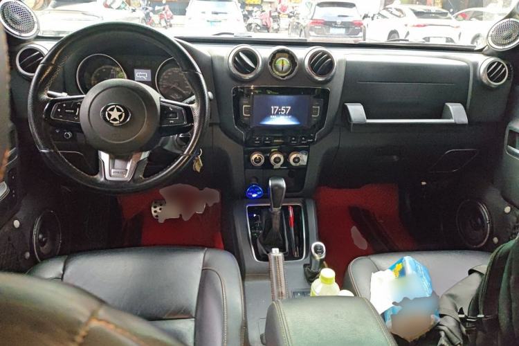 Used BAIC Off-Road BJ40 2016 40L 2.3T Automatic All-Wheel Drive Premium Edition Center Console
