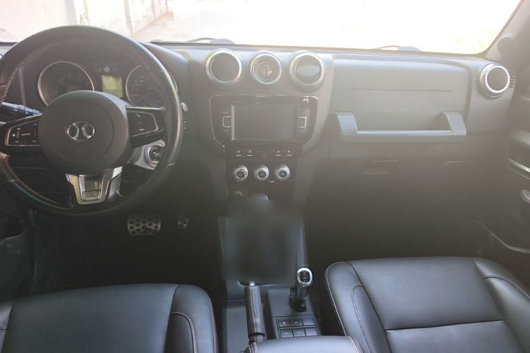 Used BAIC Off-Road BJ40 2016 40L 2.3T Automatic All-Wheel Drive Premium Edition Center Console