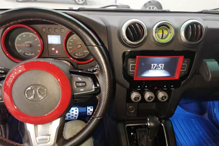 Used BAIC Off-Road BJ40 2016 40L 2.3T Automatic All-Wheel Drive Premium Edition Center Console