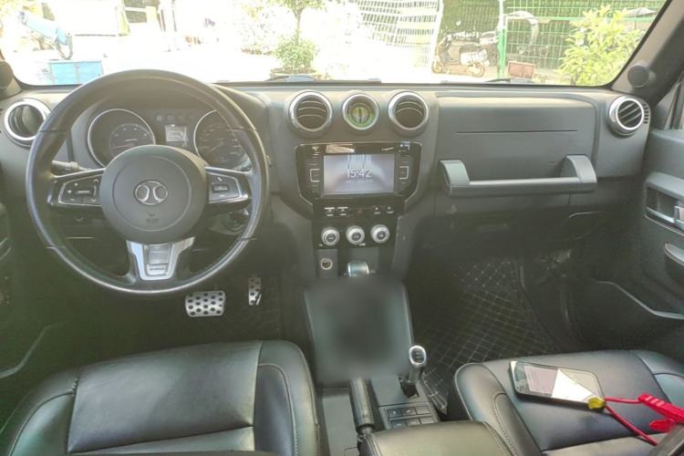 Used BAIC Off-Road BJ40 2016 40L 2.3T Automatic All-Wheel Drive Premium Edition Center Console
