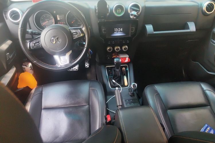 Used BAIC Off-Road BJ40 2016 40L 2.3T Automatic All-Wheel Drive Premium Edition Center Console