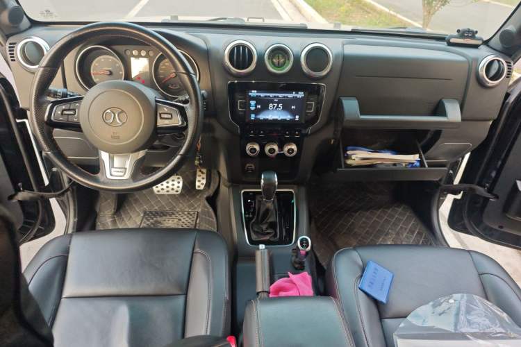 Used BAIC Off-Road BJ40 2016 40L 2.3T Automatic All-Wheel Drive Premium Edition Center Console