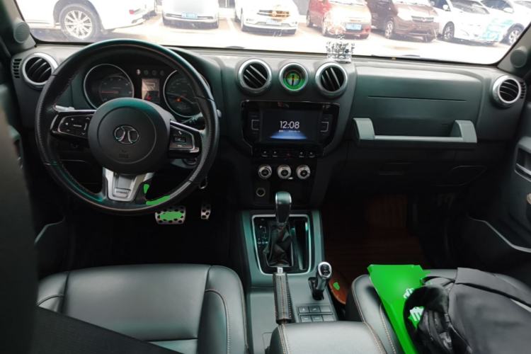 Used BAIC Off-Road BJ40 2016 40L 2.3T Automatic All-Wheel Drive Premium Edition Center Console