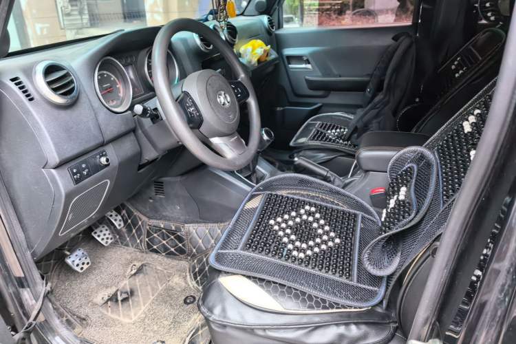 Used BAIC Off-Road BJ40 2016 40L 2.0T Manual Two-Wheel Drive Luxury Edition Driver Seat