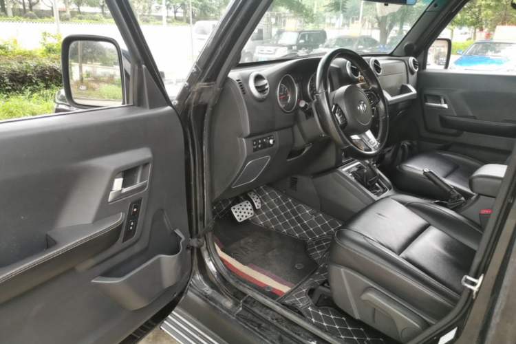 Used BAIC Off-Road BJ40 2016 40L 2.3T Automatic Two-Wheel Drive Prestige Edition Driver Seat
