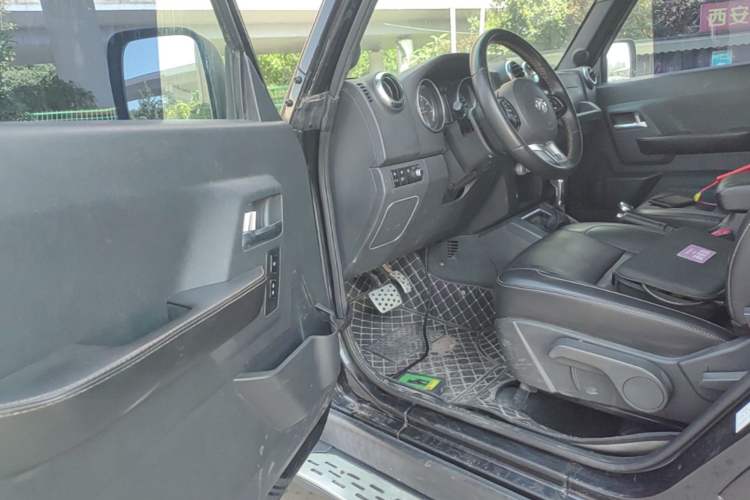 Used BAIC Off-Road BJ40 2016 40L 2.3T Automatic All-Wheel Drive Premium Edition Driver Seat