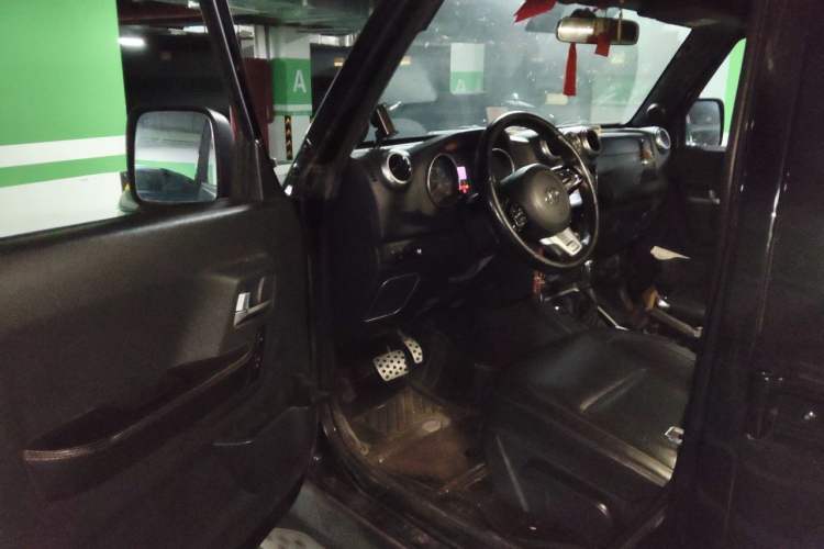 Used BAIC Off-Road BJ40 2016 40L 2.3T Automatic All-Wheel Drive Premium Edition Driver Seat