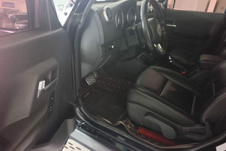 Used BAIC Off-Road BJ40 2016 40L 2.3T Automatic All-Wheel Drive Premium Edition Driver Seat