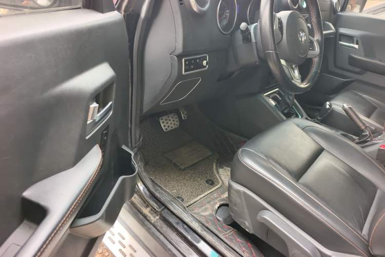 Used BAIC Off-Road BJ40 2016 40L 2.3T Automatic All-Wheel Drive Premium Edition Driver Seat