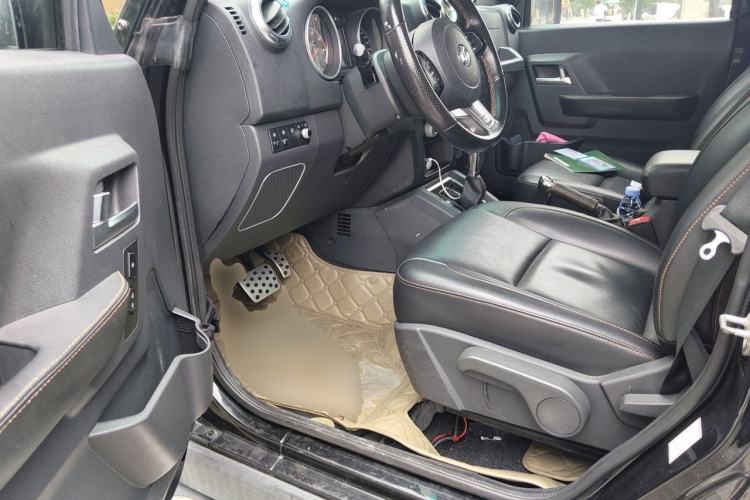 Used BAIC Off-Road BJ40 2016 2.3T Automatic Four-Wheel Drive Premium Edition Driver Seat