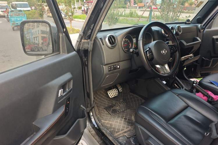 Used BAIC Off-Road BJ40 2016 40L 2.3T Automatic All-Wheel Drive Premium Edition Driver Seat