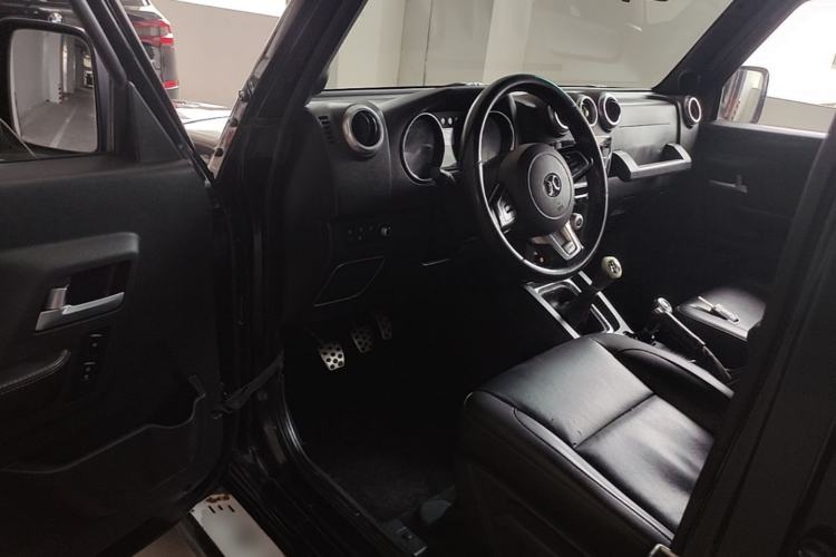 Used BAIC Off-Road BJ40 2016 40L 2.0T Manual All-Wheel Drive Prestige Edition Driver Seat