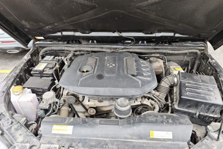 Used BAIC Off-Road BJ40 2016 40L 2.0T Manual All-Wheel Drive Prestige Edition Engine Bay