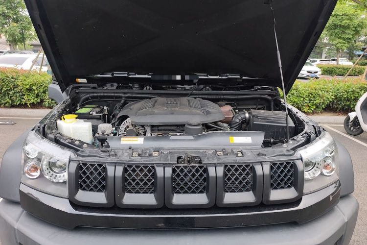 Used BAIC Off-Road BJ40 2016 40L 2.3T Automatic All-Wheel Drive Premium Edition Engine Bay