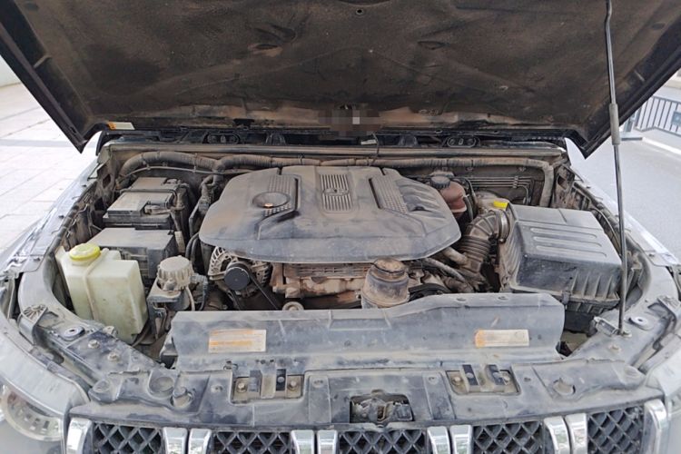 Used BAIC Off-Road BJ40 2016 40L 2.0T Manual All-Wheel Drive Prestige Edition Engine Bay