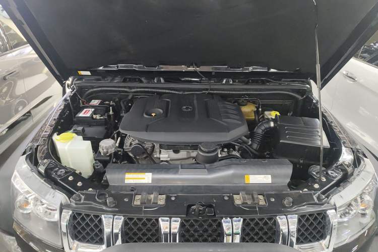 Used BAIC Off-Road BJ40 2016 40L 2.3T Automatic All-Wheel Drive Premium Edition Engine Bay