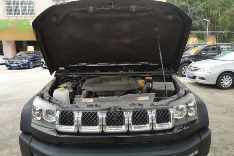 Used BAIC Off-Road BJ40 2016 40L 2.3T Automatic Two-Wheel Drive Prestige Edition Engine Bay