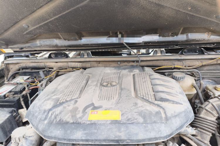Used BAIC Off-Road BJ40 2016 40L 2.0T Manual All-Wheel Drive Prestige Edition Engine Bay