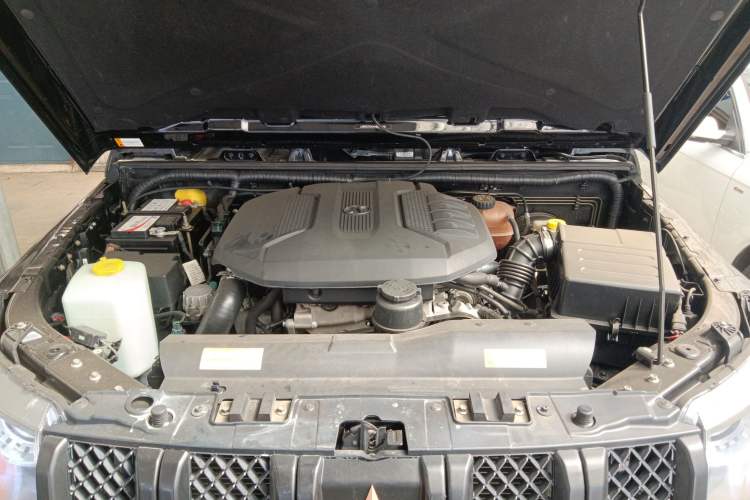 Used BAIC Off-Road BJ40 2016 40L 2.3T Automatic All-Wheel Drive Premium Edition Engine Bay