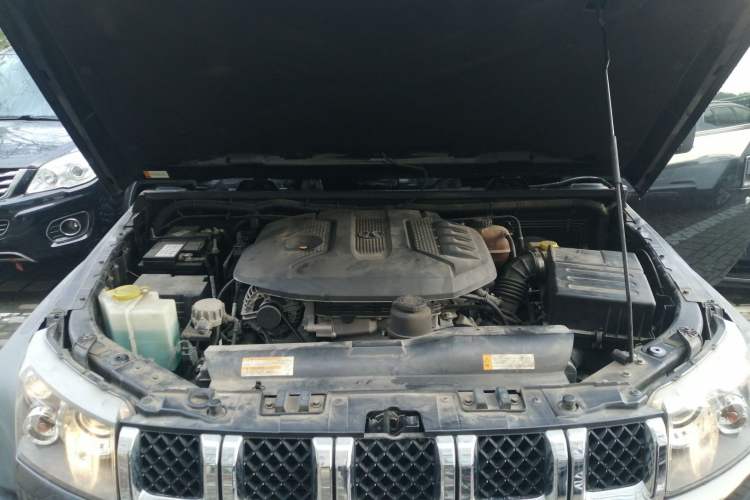 Used BAIC Off-Road BJ40 2016 40L 2.3T Automatic Two-Wheel Drive Prestige Edition Engine Bay